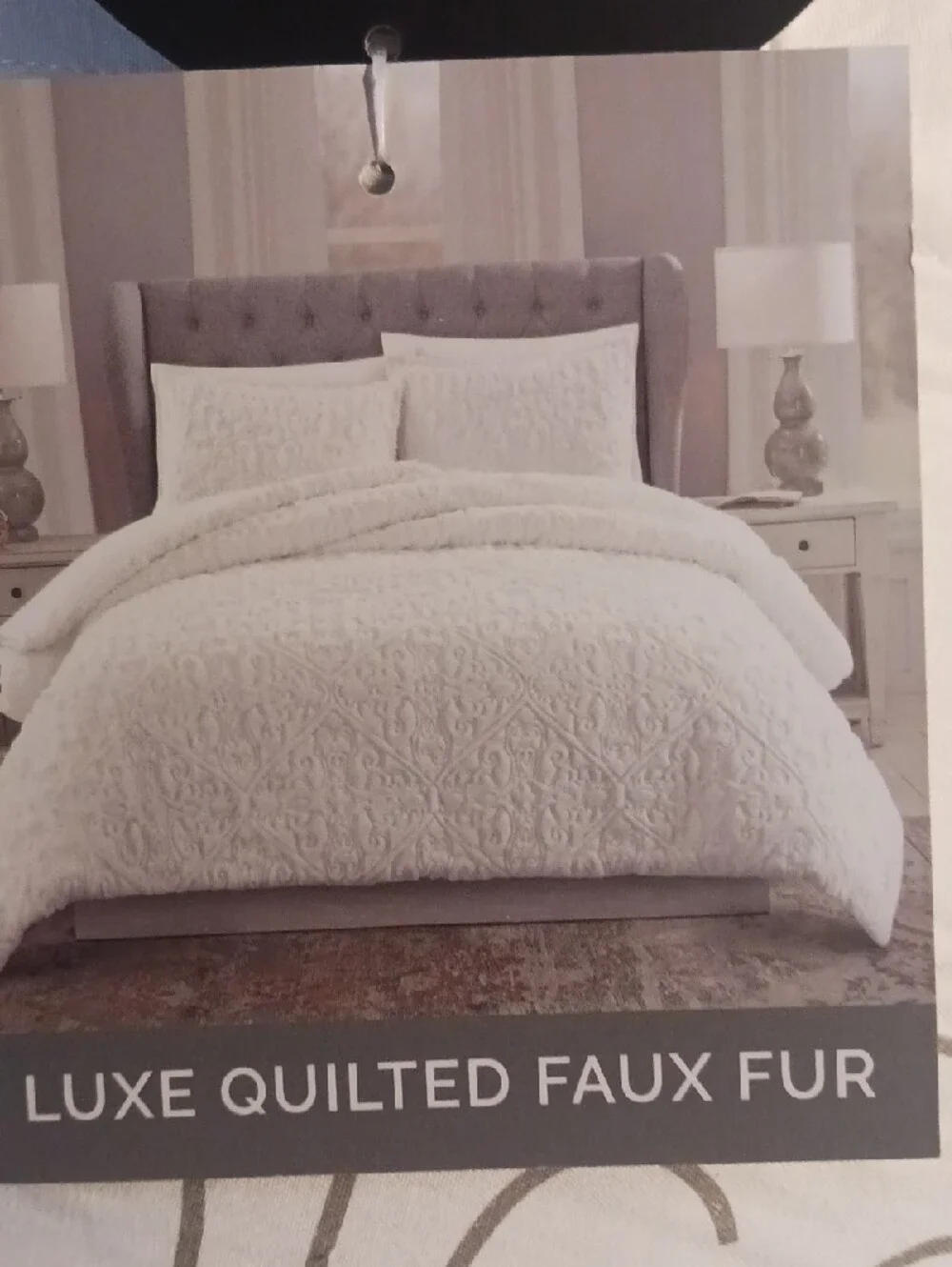 Indigo Loft White Faux Fur Queen 3 Pce. Lux Comforter Set Elegant Design Pattern